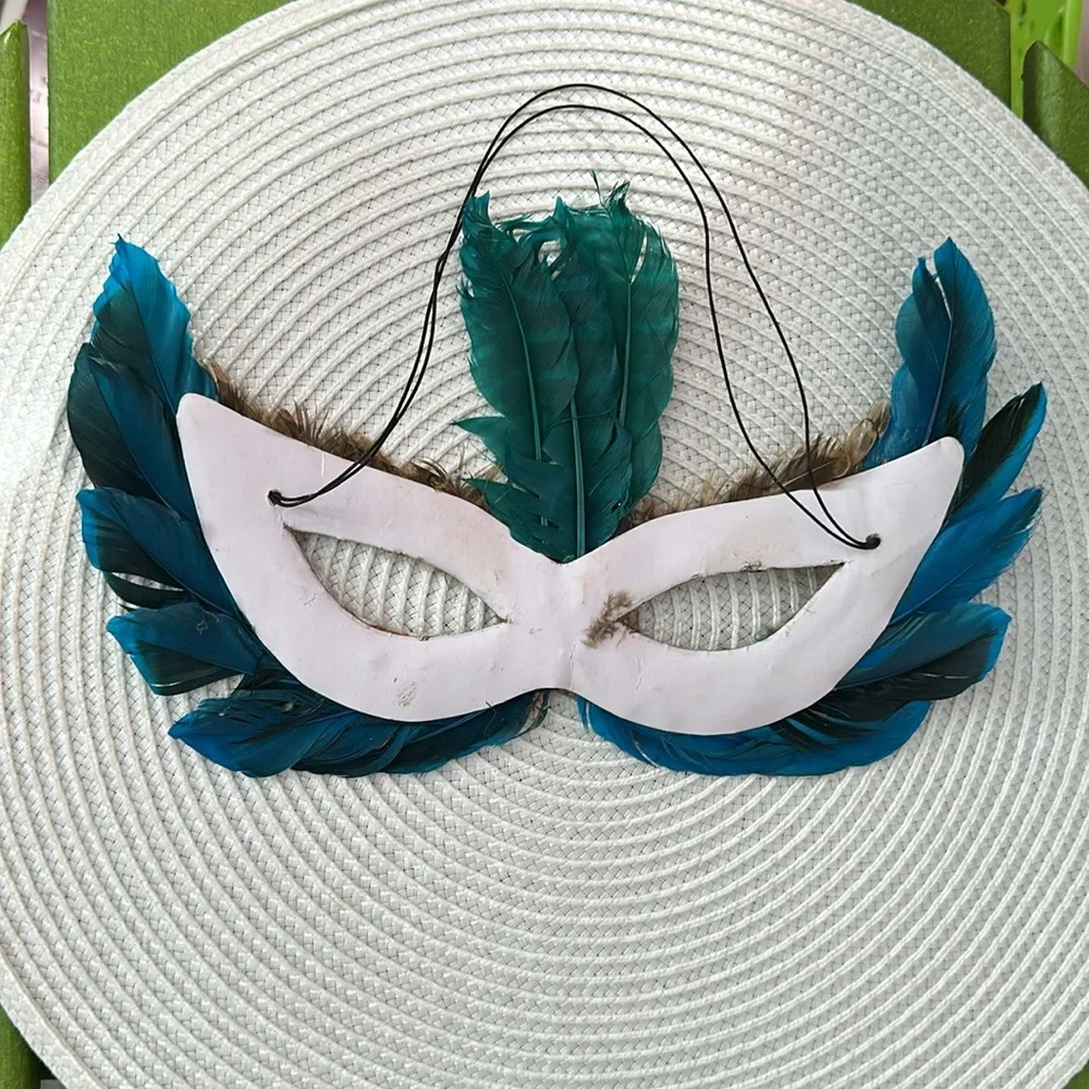 N/A feathered masquerade